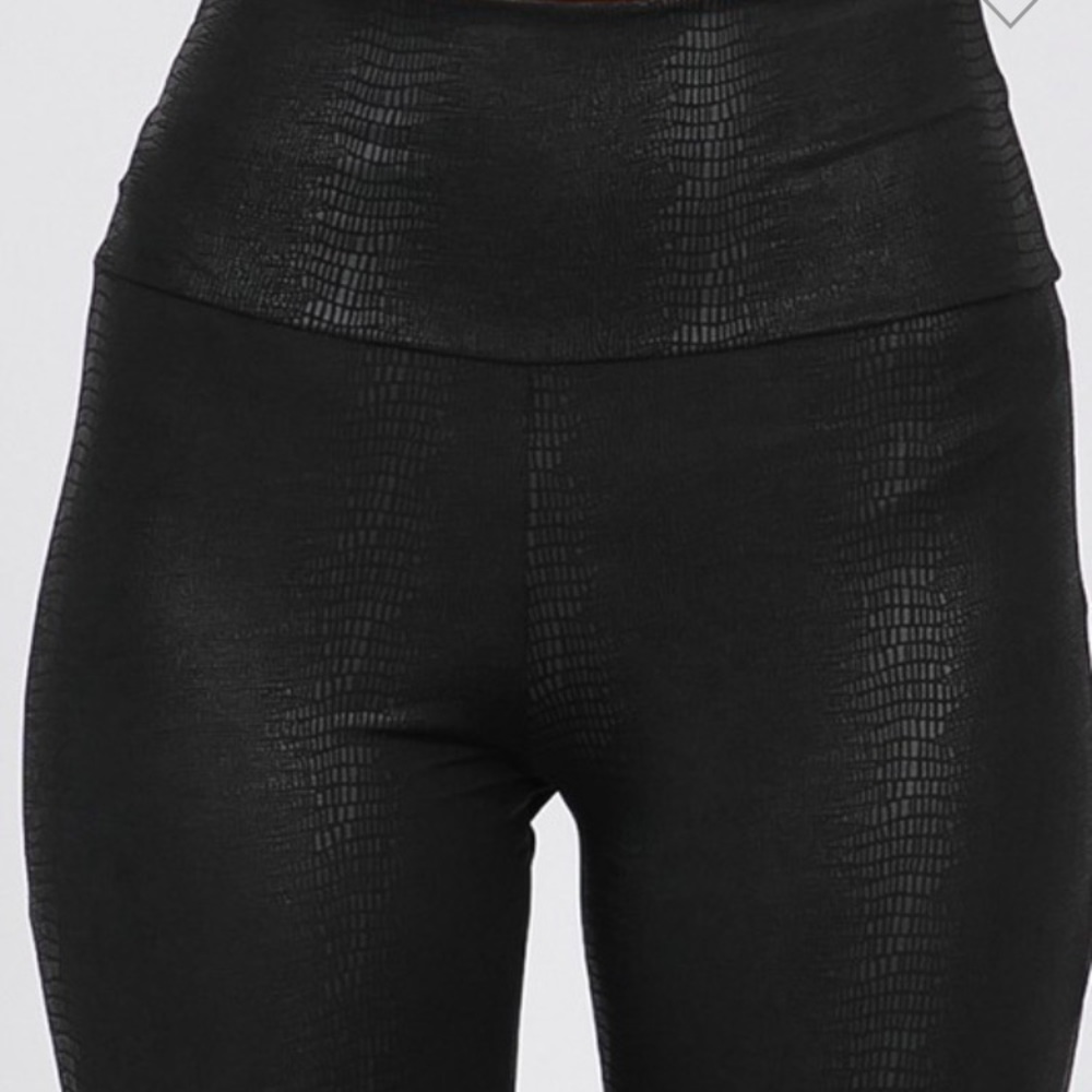 Snakeskin Foil Leggings - Picture 2 of 5